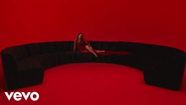 Love Bites Lyrics - Nelly Furtado