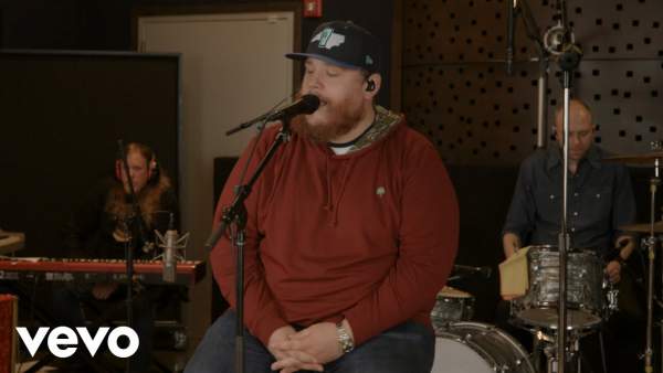 Front Door Famous Lyrics - Luke Combs