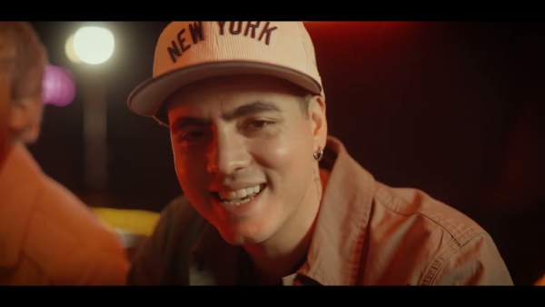 Oye Cantinero Lyrics - Yubeili