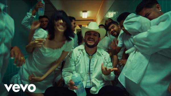 Mi Momento Más Ex-Quizofrénico Lyrics (English Translation) - Eden Muñoz