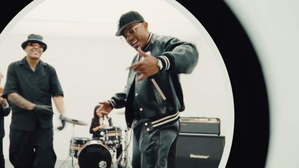 OTRA NOCHE LYRICS - MYKE TOWERS