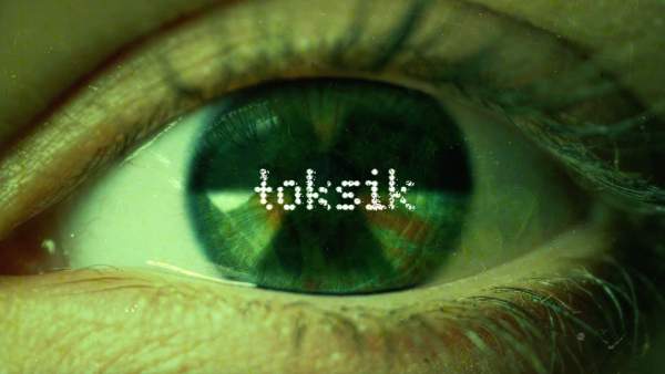 TOKSIK LYRICS - STARSET