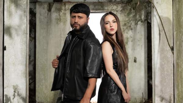 Conociéndome Lyrics (English Translation) - Paty Cantú