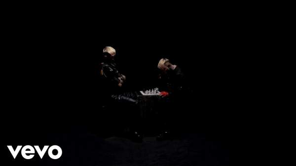ESTRANEO LYRICS - LAZZA