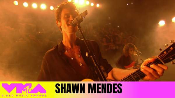 Nobody Knows Lyrics - Shawn Mendes