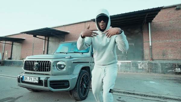 En chef Lyrics - JKSN