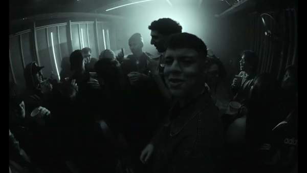 KAPSULEO // PIKADOR Lyrics - Knak