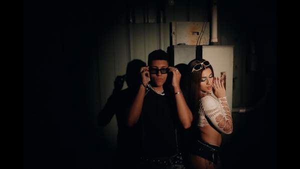 PRIVADO Lyrics - La Cruz
