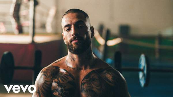Cosas Pendientes Lyrics (English Translation) - Maluma