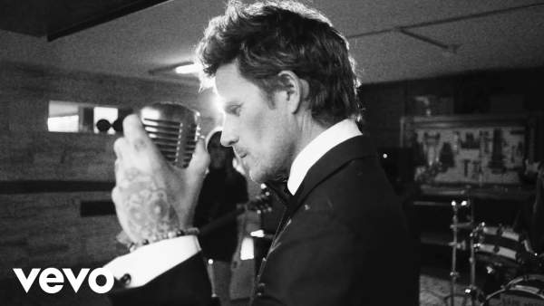 Frank Lyrics - Dani Martín