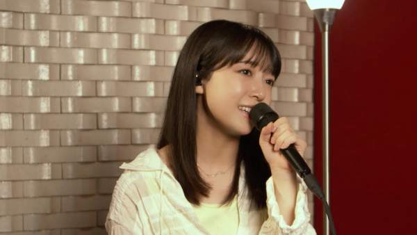 Hiker Lyrics - 上白石萌音 (Mone Kamishiraishi)