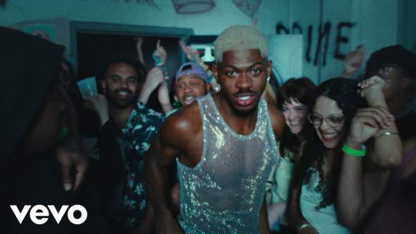LIGHT AGAIN! Lyrics - Lil Nas X