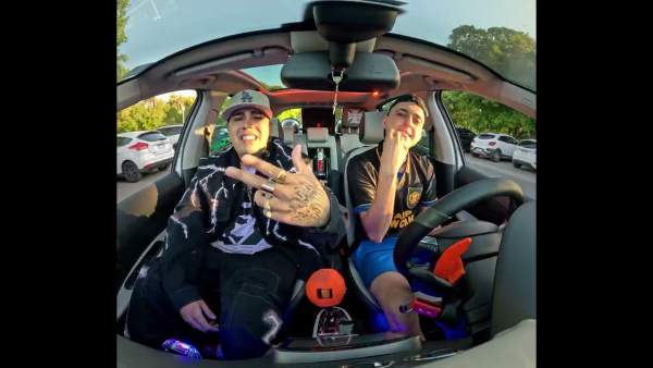 Callejero Fino Lyrics - Selecta, Callejero Fino
