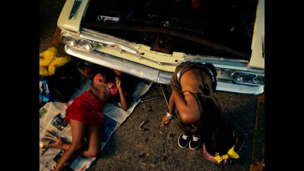 LA FUNDA Lyrics - Myke Towers