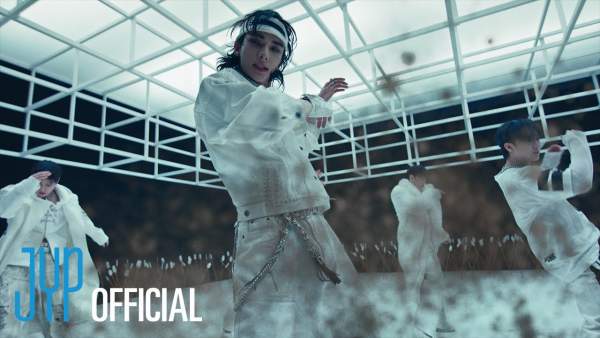 Walkin On Water Lyrics - Stray Kids