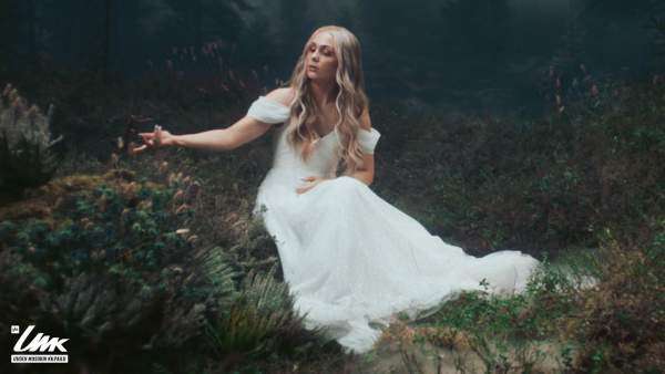 Aina Lyrics - VIIVI