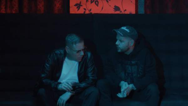 Coś się święci Lyrics - Diho