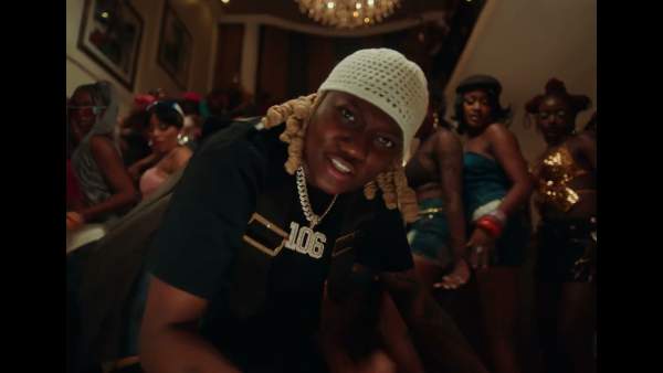 Focus On Me (All The Sexy Girls In The Club) Lyrics - Darkoo