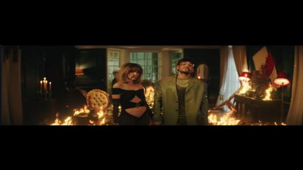 La Cuadrada Lyrics (English Translation) - Belinda, Tito Double P
