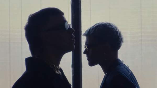 RAYO DE LUZ Lyrics (English Translation) - Soge Culebra, Abraham Mateo