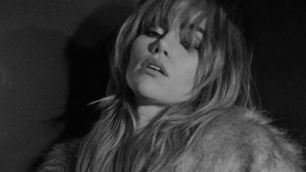 Dream Woman Lyrics - Suki Waterhouse