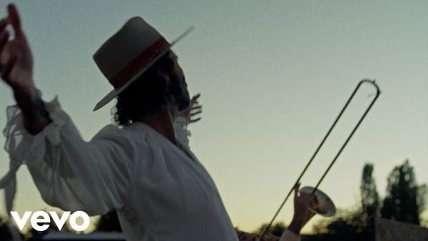 El Polvo de los Días Raros Lyrics - Leiva