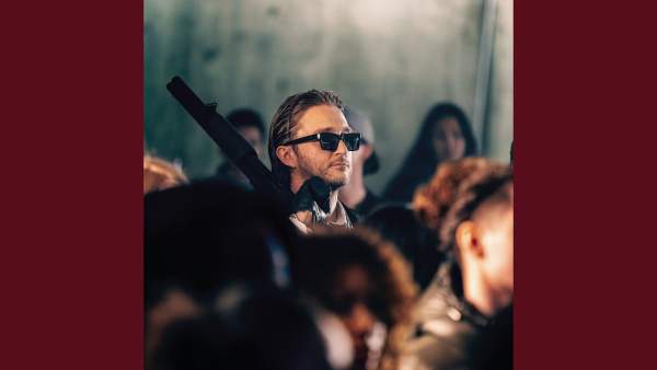 GAUCHE DROITE Lyrics - Vald