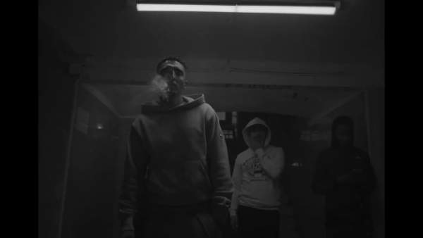Hoyo Lyrics - Morad