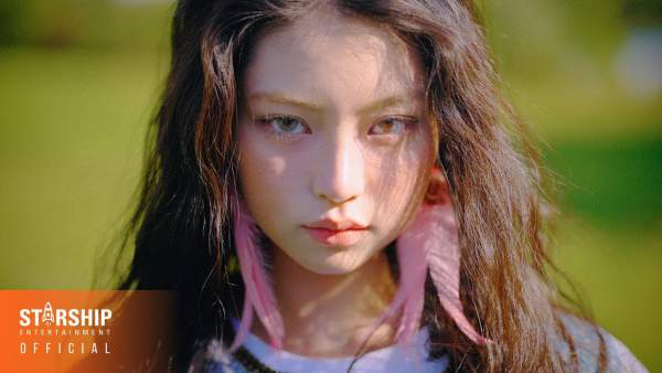 I DO ME Lyrics (English Translation) - KiiiKiii 키키