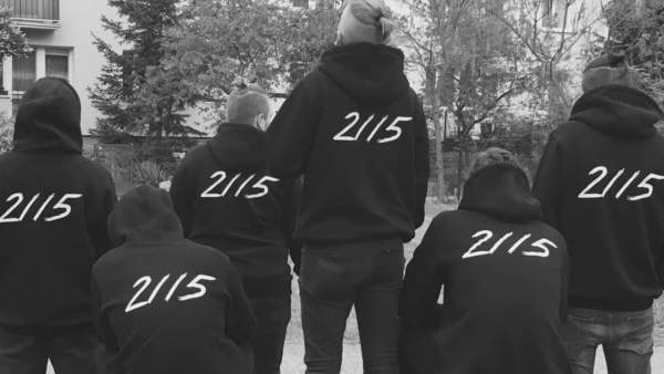 Lodowisko Lyrics - kuqe 2115