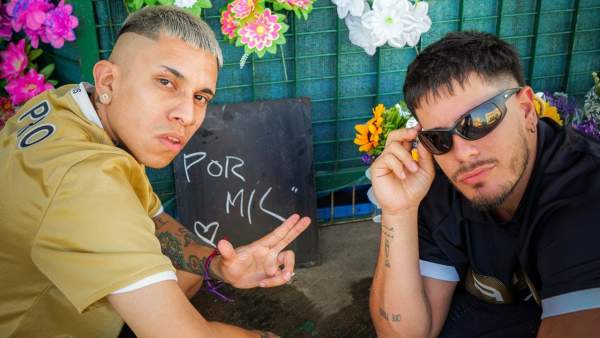 Por Mil Lyrics - LAUTA