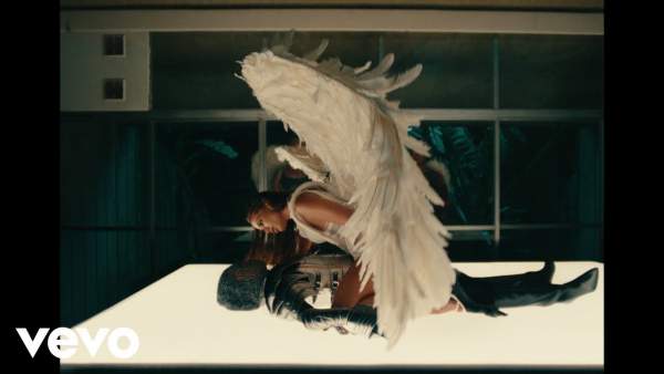 ROMEO Lyrics - Anitta