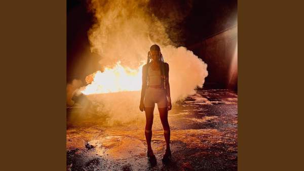Ende Lyrics - Nina Chuba