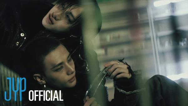 ESCAPE Lyrics - Stray Kids