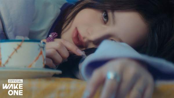 SIGN Lyrics (English Translation) - izna 이즈나