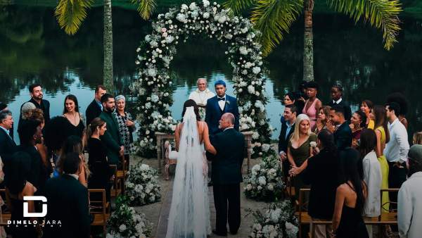 AMISTAD Lyrics - Blessd, Ovy On The Drums