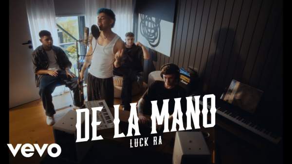 DE LA MANO Lyrics - Luck Ra