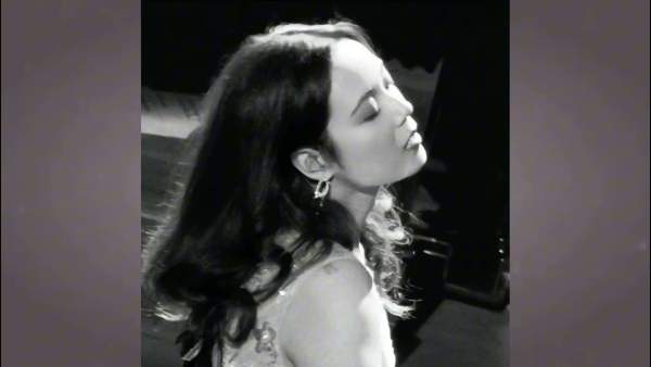 Silver Lining Lyrics - Laufey