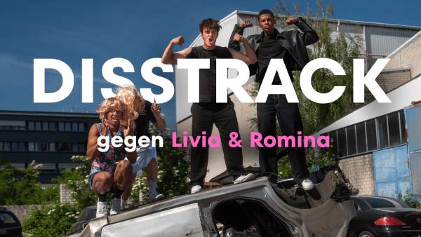 Bitches hinter dem Screen Lyrics - Hannes & Jeremy