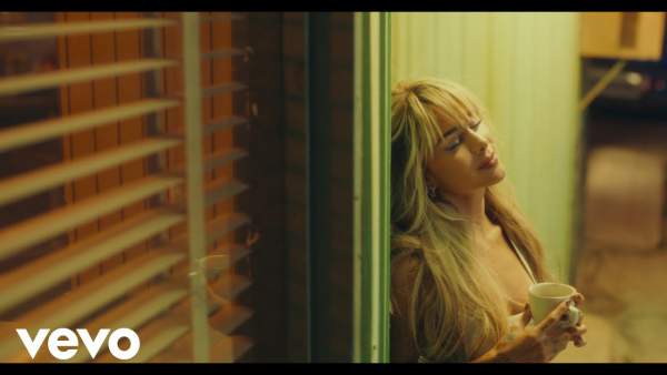 Estas Ganas Lyrics - Greeicy