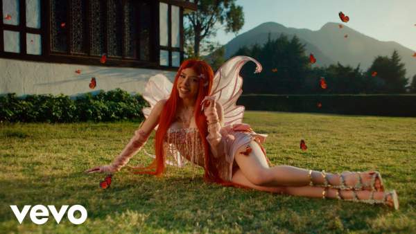 Morrita (Tinker Bell) Lyrics (English Translation) - Yeri Mua, Lewis Somes