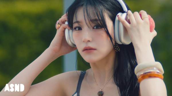 LIKE YOU BETTER Lyrics (English Translation) - fromis_9