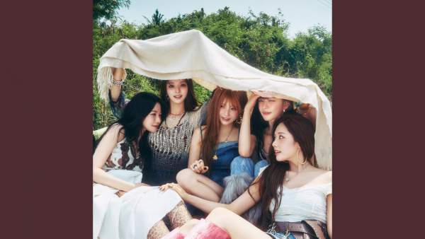 REBELUTIONAL Lyrics - fromis_9