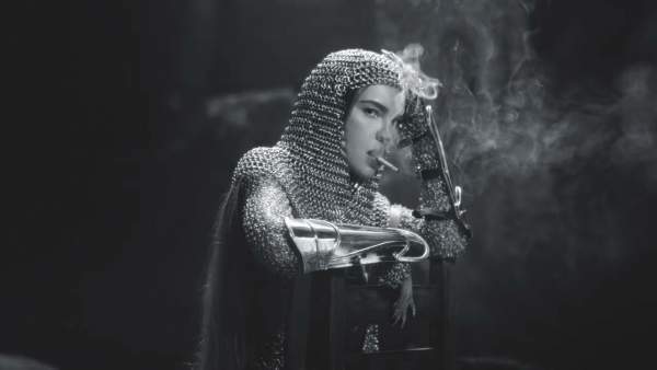 Silvana Lyrics - Belinda