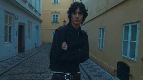 We Never Dated Lyrics - sombr