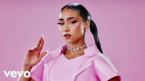 SiNKRONiZAMOS Lyrics - Paloma Mami, DannyLux