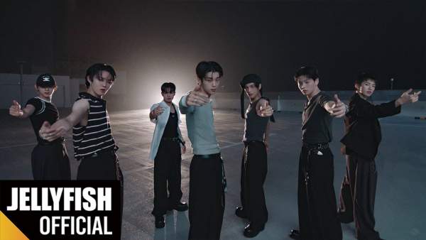 How Can I Do Lyrics (English Translation) - EVNNE