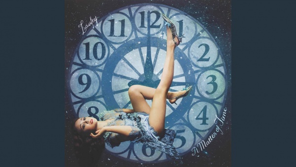 Mr. Eclectic Lyrics - Laufey