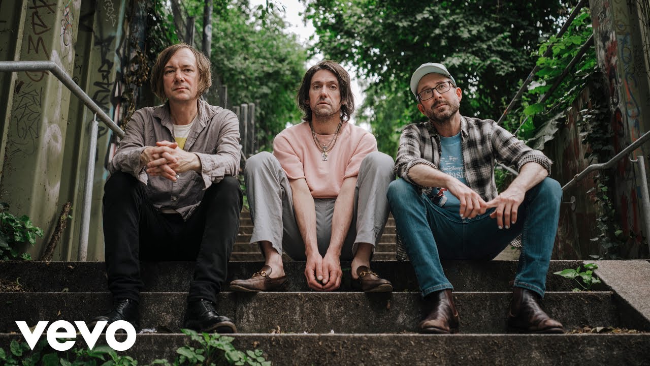 Cairns (When Your Heart Belongs to Everyone) Lyrics - Bright Eyes
