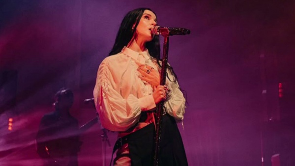 Bruised Sky Lyrics - Poppy